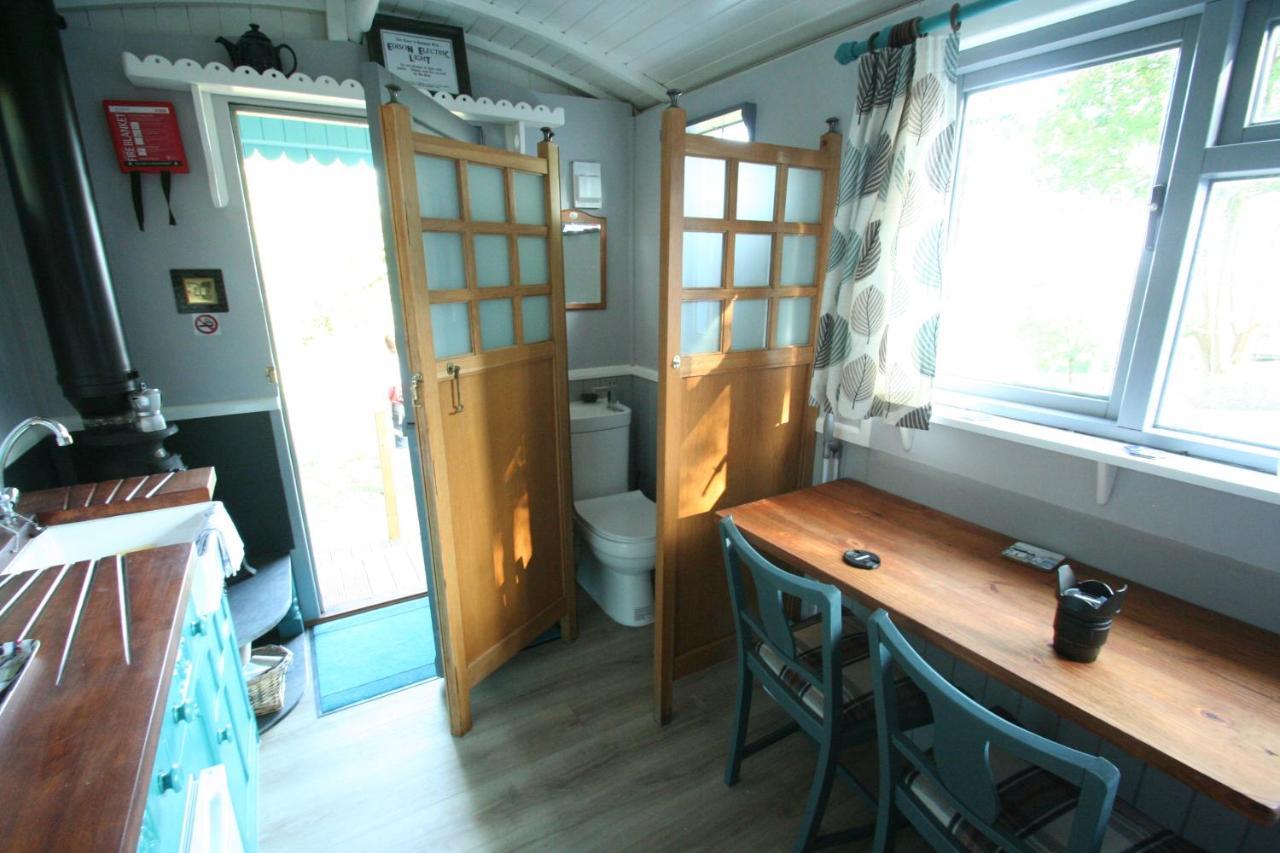 Bronllys Farm Coastal Self-Catering Apartamento Llanelli Exterior foto
