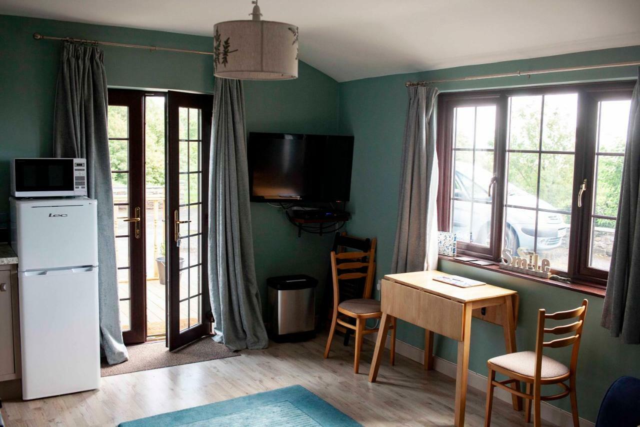 Bronllys Farm Coastal Self-Catering Apartamento Llanelli Exterior foto